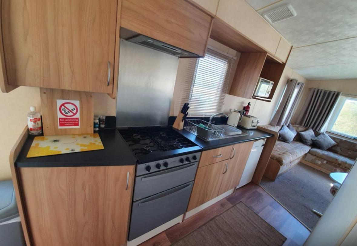 Pet Friendly 3 Bed Static Caravan In Clarach Bay Spacious And Cozy Stay Aberystwyth Exterior photo