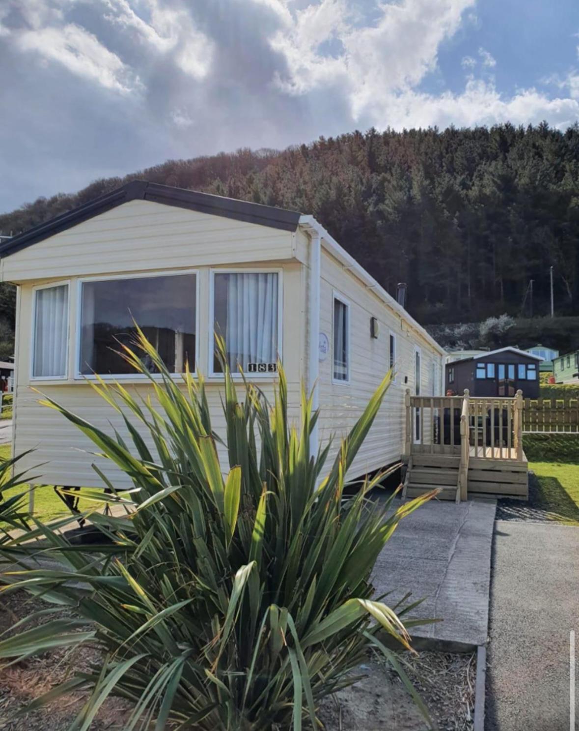 Pet Friendly 3 Bed Static Caravan In Clarach Bay Spacious And Cozy Stay Aberystwyth Exterior photo