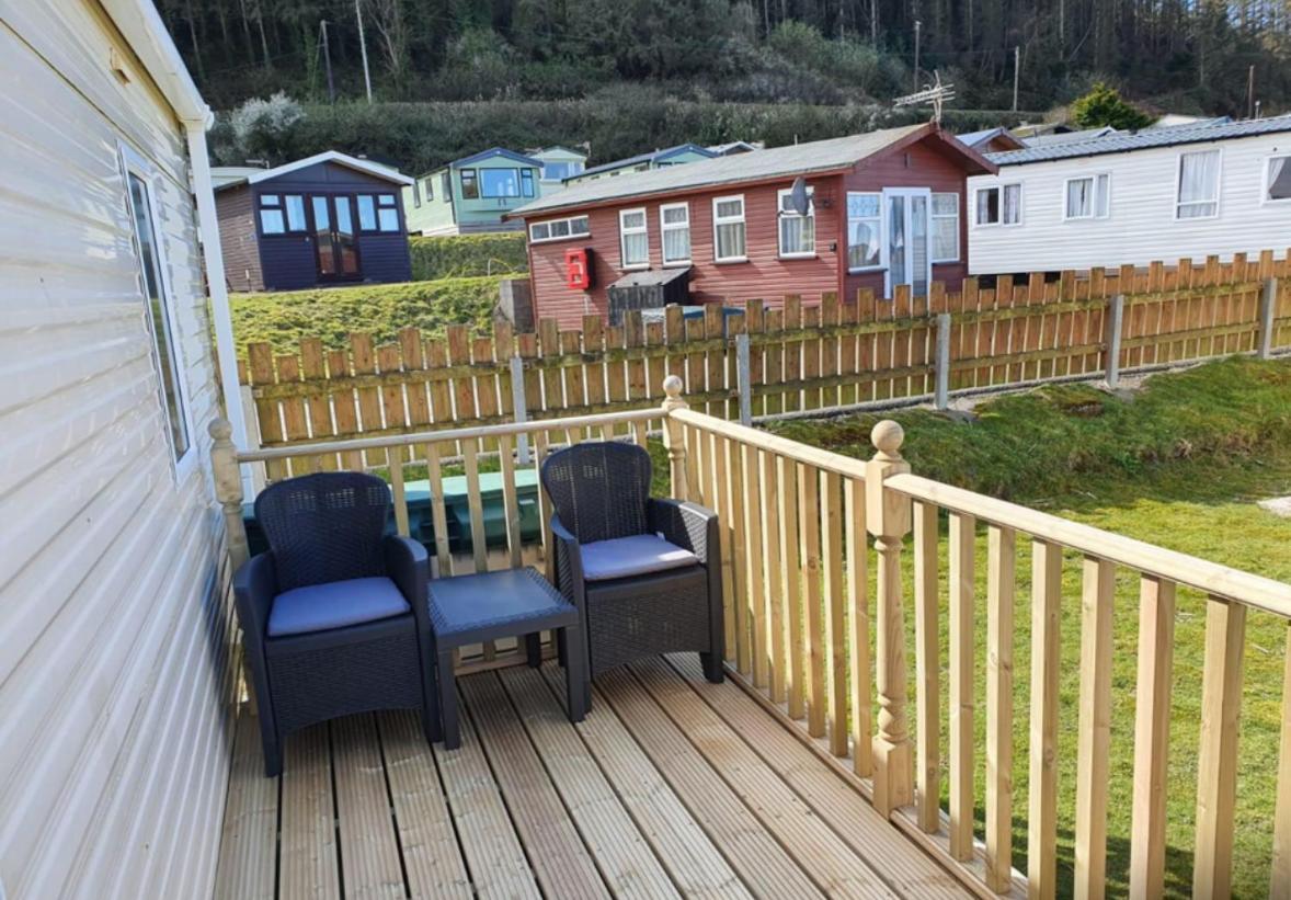 Pet Friendly 3 Bed Static Caravan In Clarach Bay Spacious And Cozy Stay Aberystwyth Exterior photo