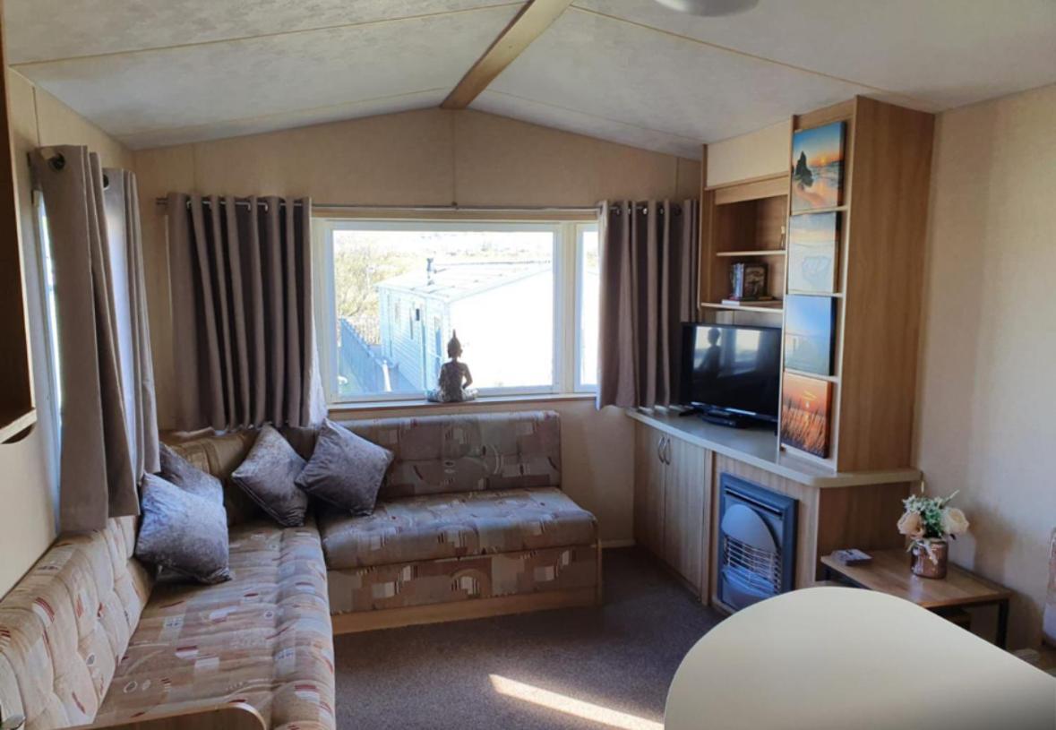 Pet Friendly 3 Bed Static Caravan In Clarach Bay Spacious And Cozy Stay Aberystwyth Exterior photo