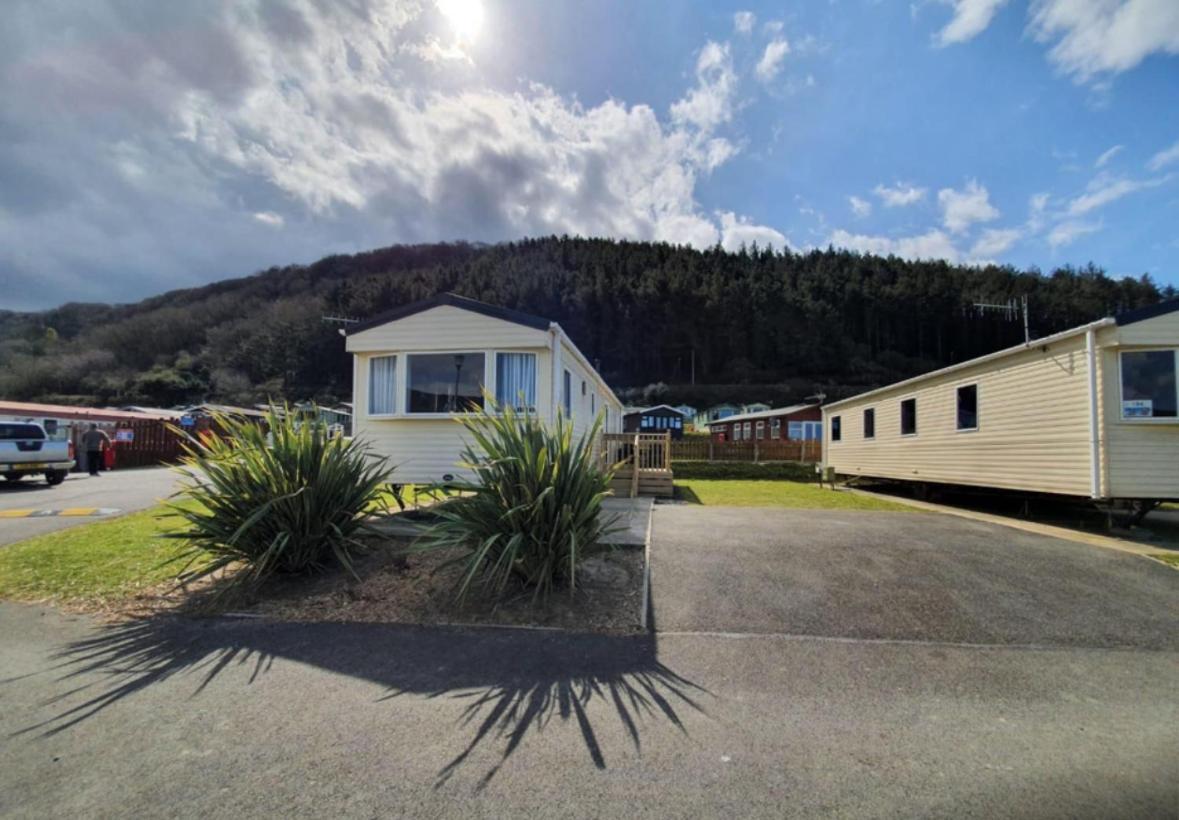 Pet Friendly 3 Bed Static Caravan In Clarach Bay Spacious And Cozy Stay Aberystwyth Exterior photo